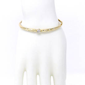 Solitaire Flower Bangle (0.23 ct)